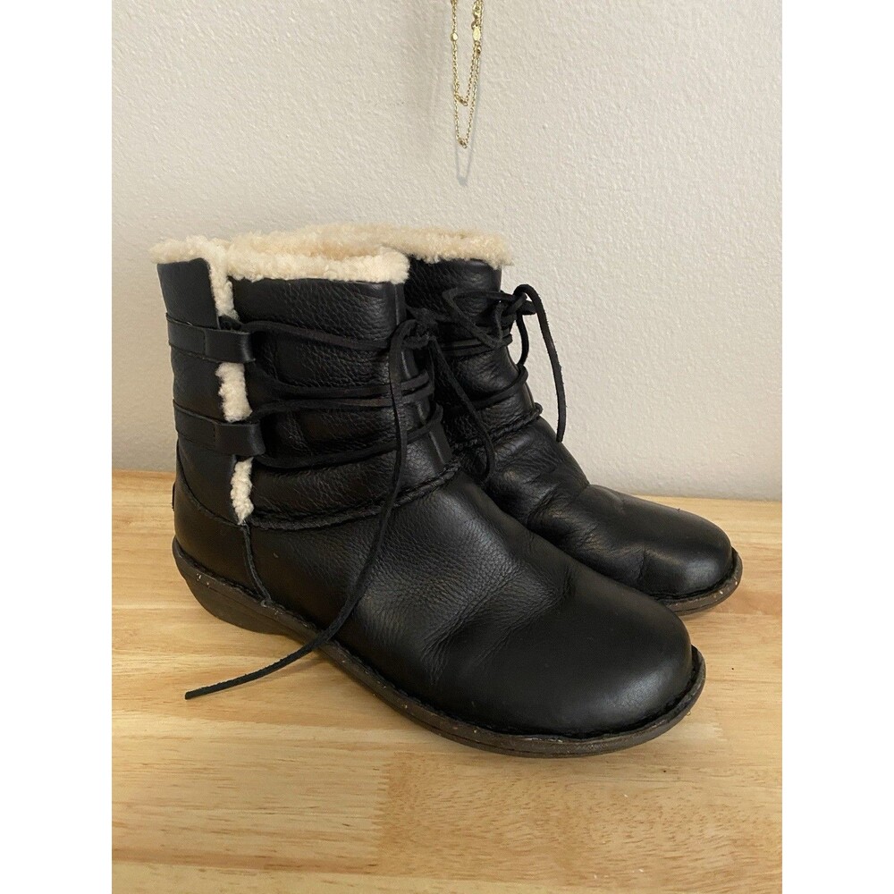 UGG Australia Rianne Black Leather Lace Up Boots Women’s Size 8.5